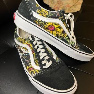 Vans Old Skool Beauty Skull Men’s 9.5 Women’s 11